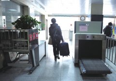 學校安檢機是一種常見的安全檢測設備